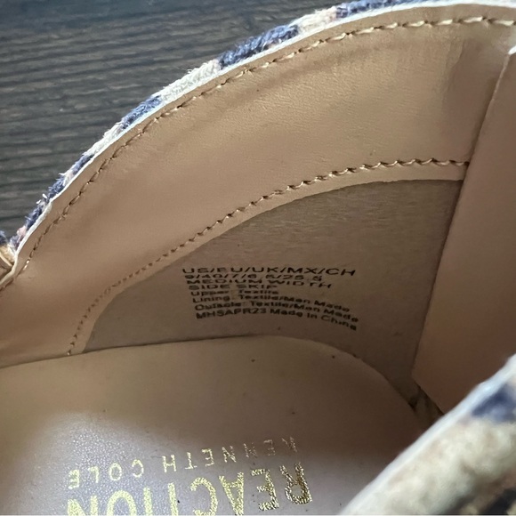 Kenneth Cole Reaction Leopard Side Skip Booties NWT - Picture 7 of 7